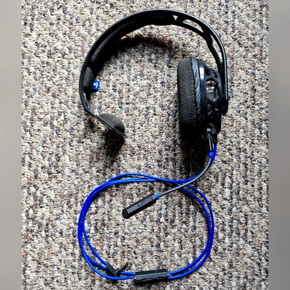 RIG 100 HS Wireless PlayStation Gaming Headset for PS, PC, & Mobile, Arctic Camo - Picture 7 of 11